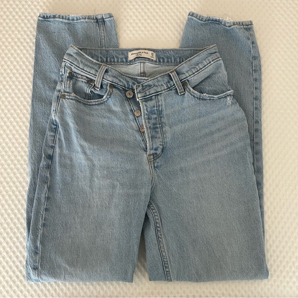 Abercrombie & Fitch Asymmetric Waist The Dad High Rise
